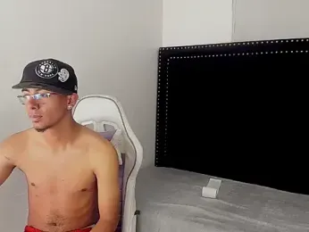 LoganNRose webcam model stream image