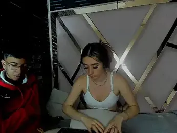 LoganNRose webcam model stream image