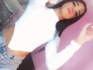 ninaa-keyli webcam model stream image