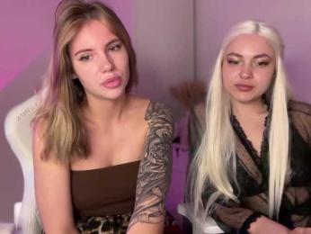 VelvetTwins webcam bongacams model stream image