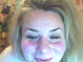 HollyLaPretty webcam bongacams model stream image