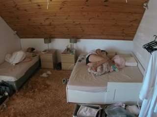 voyeurcam-julmodels-whitebed-2 webcam model stream image