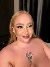 RollDolls webcam model stream image