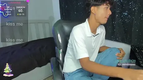 OliverTwinky webcam stripchat model stream image