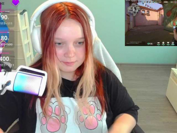 AlinaAdams webcam model stream image