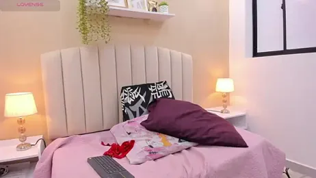 Mia_thompson_19 webcam model stream image