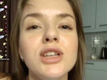 Lunaaaura webcam bongacams model stream image