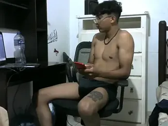 Sourdiess webcam model stream image