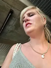 Sexybiene969 webcam model stream image
