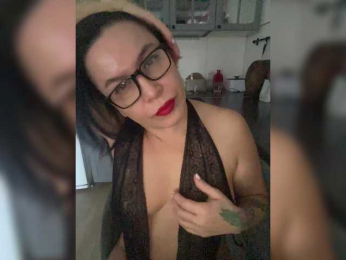 MonicaMiaa webcam model stream image