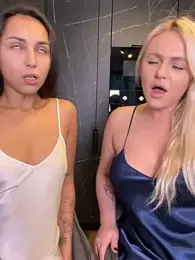 Keep_us_wild webcam model stream image