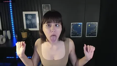LianaElfi webcam model stream image