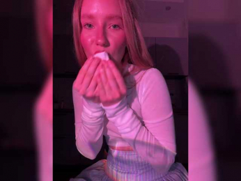 cute-molly webcam model stream image