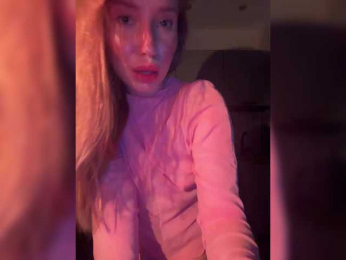 cute-molly webcam model stream image