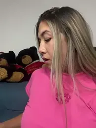Iris_lee webcam model stream image