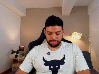 Jerome V webcam model stream image