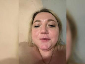 KiraMalina webcam bongacams model stream image