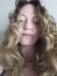 KattyLuuu webcam model stream image