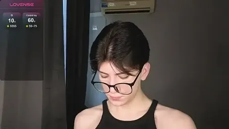 Oliver_star_boy_ webcam stripchat model stream image