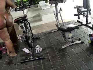 voyeurcam-casa-salsa-gym-bike webcam model stream image