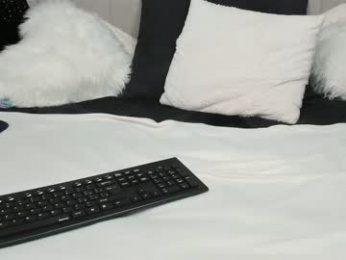 wildkatrina_ webcam model stream image