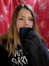 Zuli_Kiska webcam model stream image