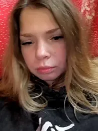 Zuli_Kiska webcam stripchat model stream image