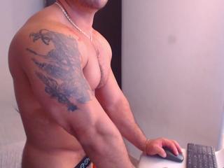 Derek Fit webcam model stream image