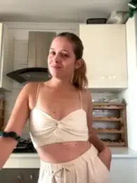 LoveMeaxo webcam model stream image
