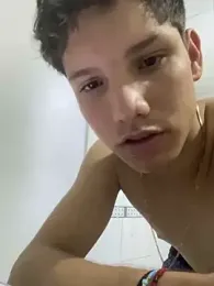 Theus26_ webcam model stream image