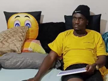 creamyhub webcam model stream image