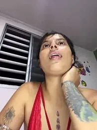 LinaSwitt webcam model stream image