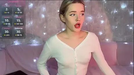Oliviasan webcam model stream image