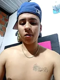 Zoe_axxelll webcam stripchat model stream image