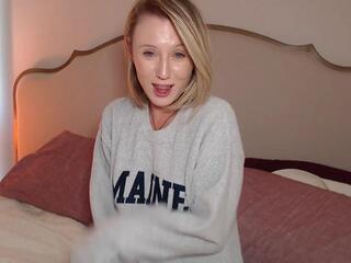 Olive Ray webcam model stream image
