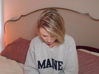 Olive Ray webcam model stream image