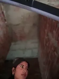 4U143 webcam model stream image