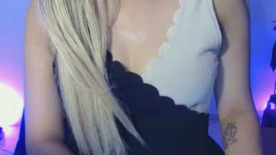 emerald00_ webcam model stream image