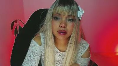 emerald00_ webcam model stream image
