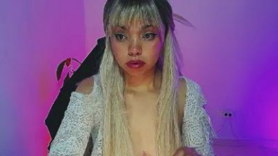 emerald00_ webcam model stream image