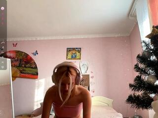 Sumiko Laredo webcam model stream image