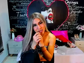 Georgina_Giio webcam model stream image
