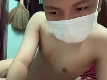 Tracy-y webcam model stream image