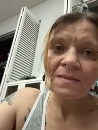 lindzybella webcam stripchat model stream image