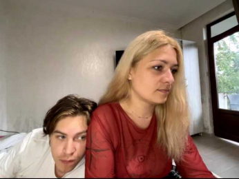 Hikkiii webcam model stream image