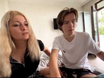 Hikkiii webcam bongacams model stream image
