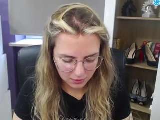 zoeyfancy webcam model stream image