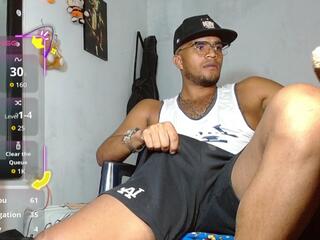 Latino Xandre webcam model stream image