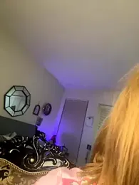 Hollyhudson123 webcam stripchat model stream image