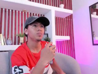 Troy Dalton webcam model stream image